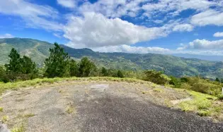 LAND WITH VIEWS AND SMALL HOUSE