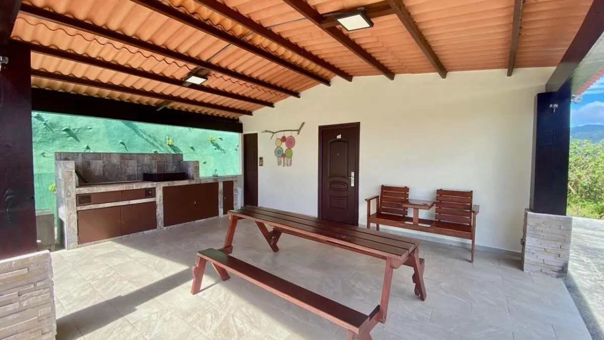LAND WITH VIEWS AND SMALL HOUSE