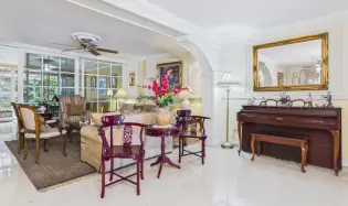 Spacious Family Home w, Private-Access Guest Suite
