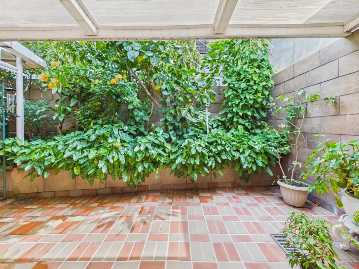 Spacious Family Home w, Private-Access Guest Suite