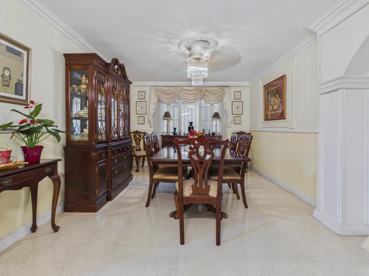 Spacious Family Home w, Private-Access Guest Suite