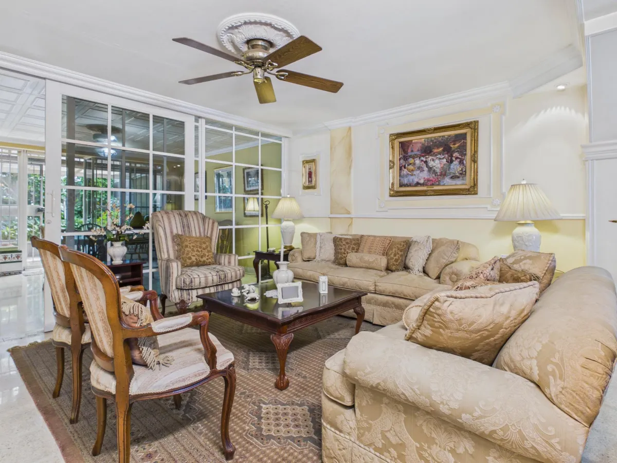 Spacious Family Home w, Private-Access Guest Suite