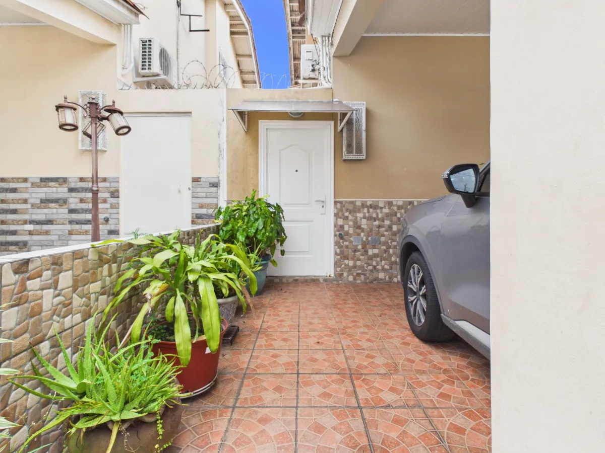 Spacious Family Home w, Private-Access Guest Suite