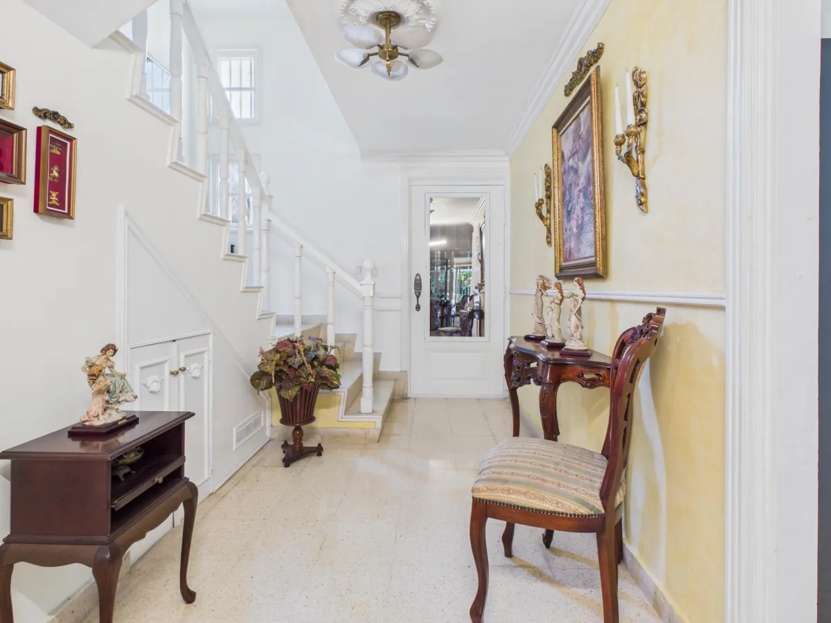 Spacious Family Home w, Private-Access Guest Suite