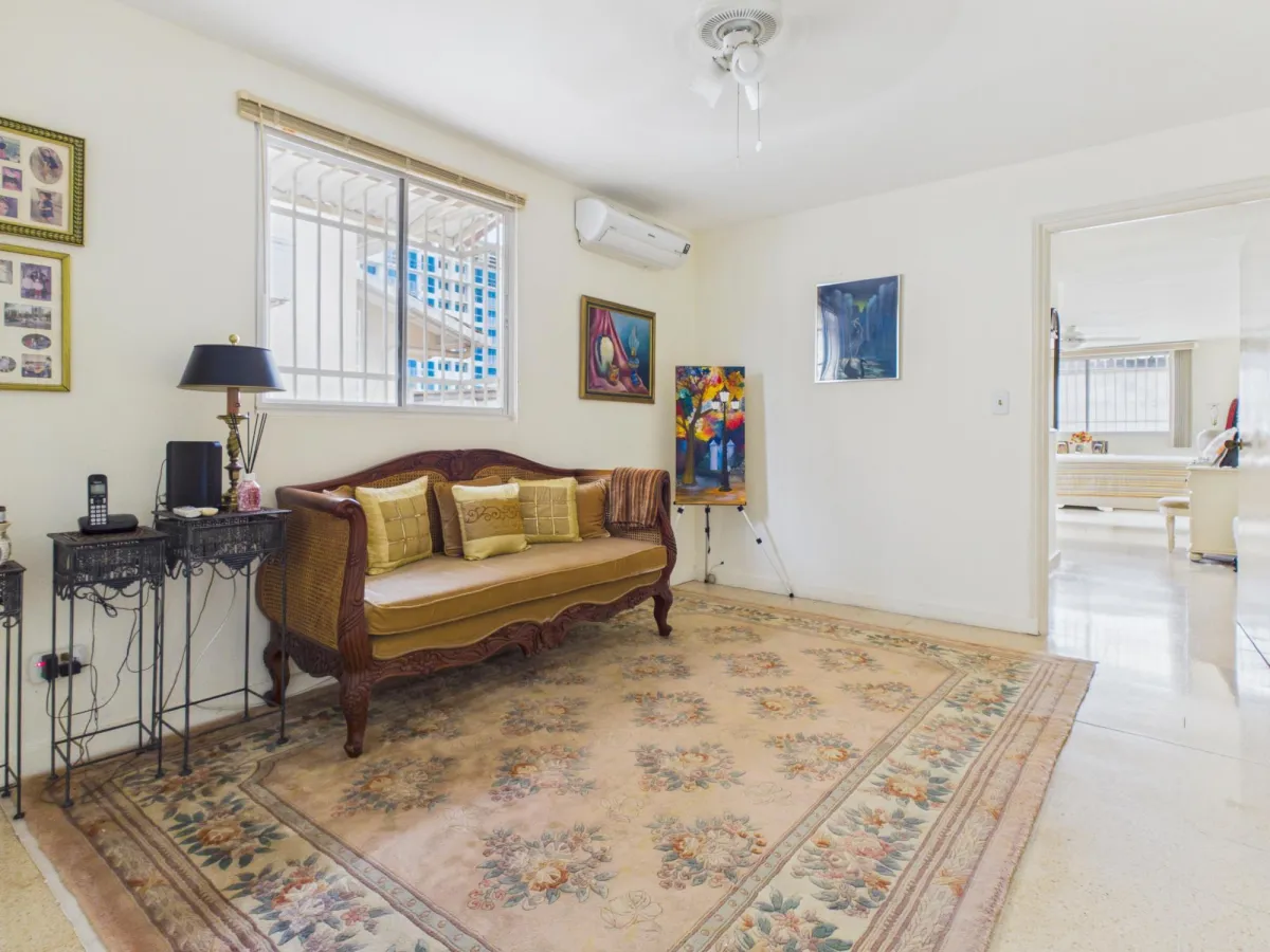 Spacious Family Home w, Private-Access Guest Suite