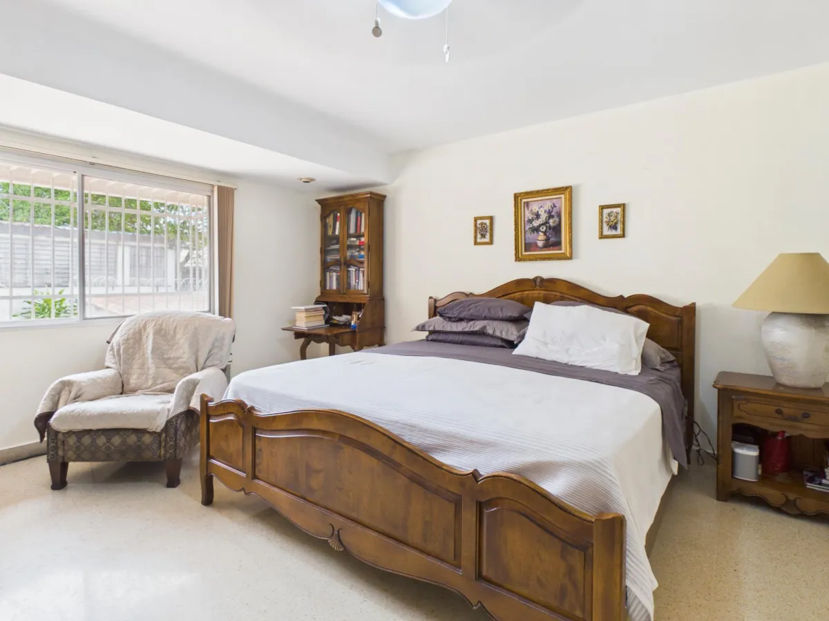 Spacious Family Home w, Private-Access Guest Suite
