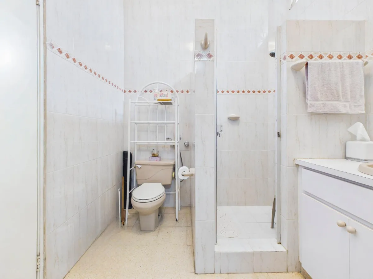 Spacious Family Home w, Private-Access Guest Suite