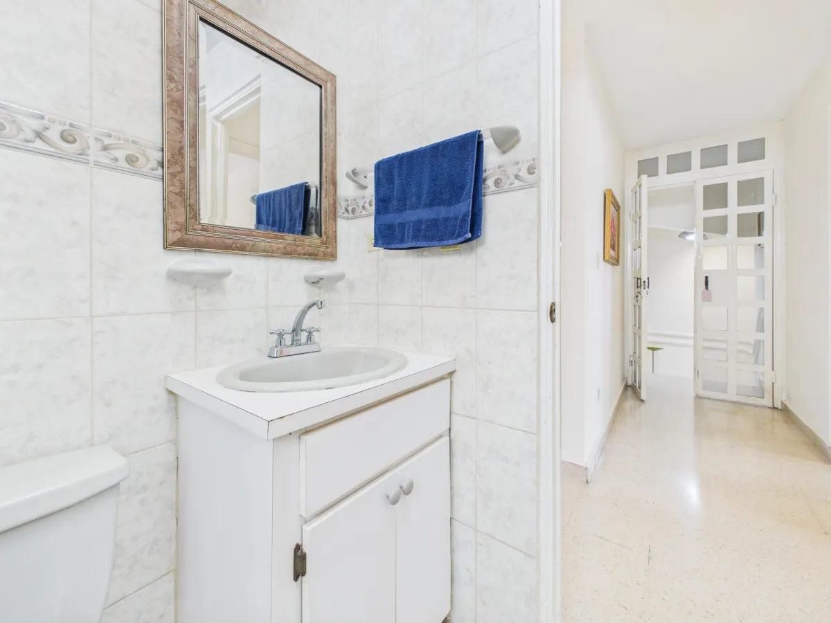 Spacious Family Home w, Private-Access Guest Suite