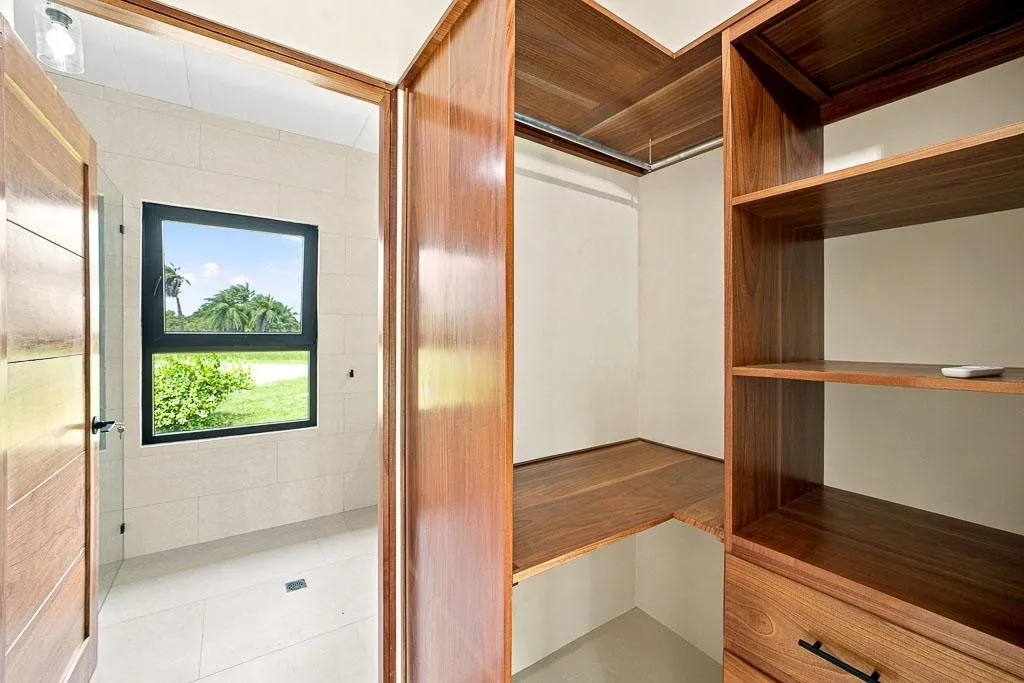 Solar-Powered Home with Casita Near Pedasí