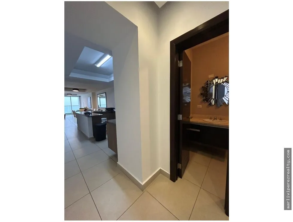 Apartment for Sale on Avenida Balboa