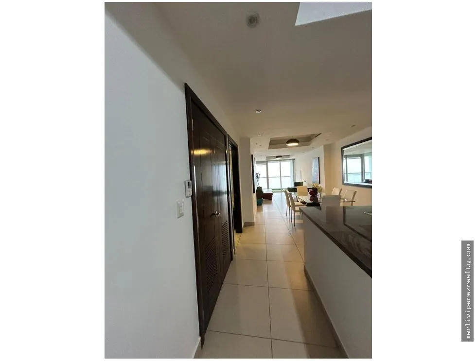 Apartment for Sale on Avenida Balboa