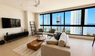 Apartamento con vista al mar en Costa Del Este.