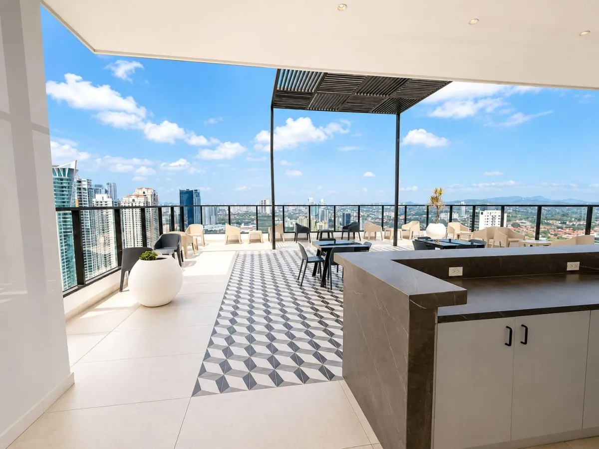 Apartamento con vista al mar en Costa Del Este.