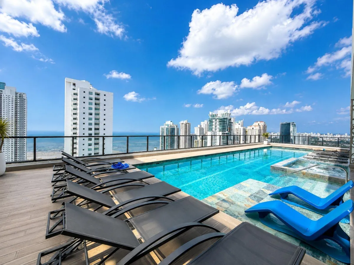 Apartamento con vista al mar en Costa Del Este.