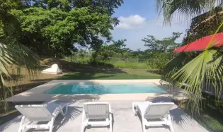 Casa de campo de 3 dormitorios con piscina y amplio jardín | Nueva Gorgona