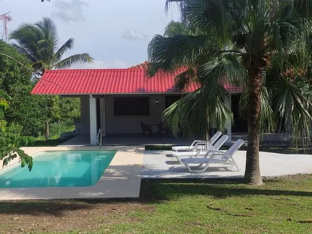 Casa de campo de 3 dormitorios con piscina y amplio jardín | Nueva Gorgona