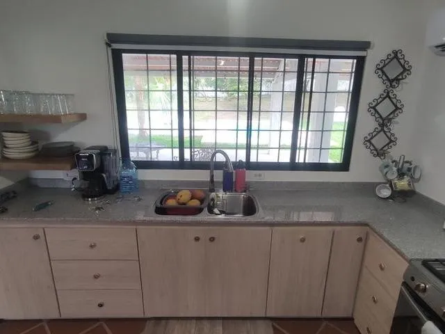 Casa de campo de 3 dormitorios con piscina y amplio jardín | Nueva Gorgona