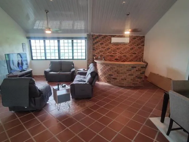 Casa de campo de 3 dormitorios con piscina y amplio jardín | Nueva Gorgona