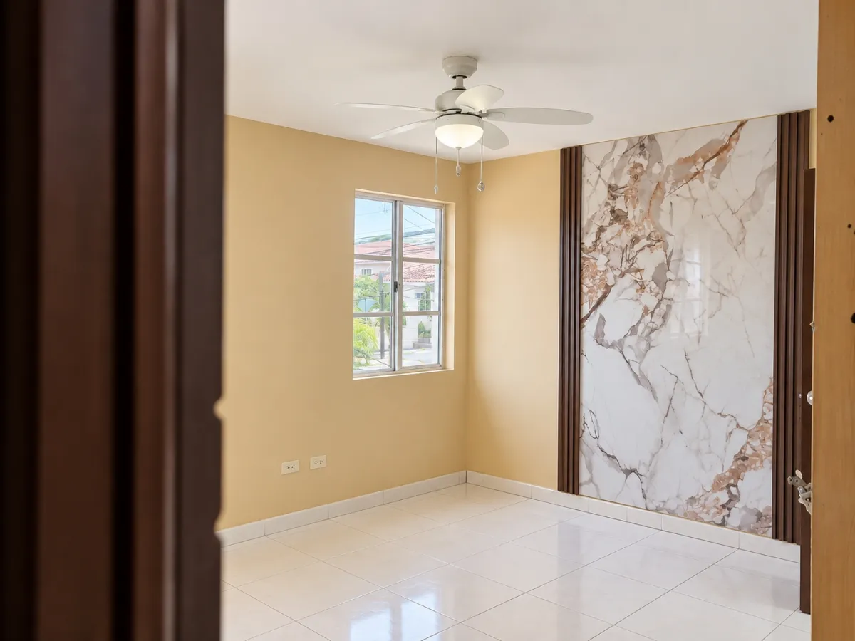 House for rent with pool in Condado del Rey