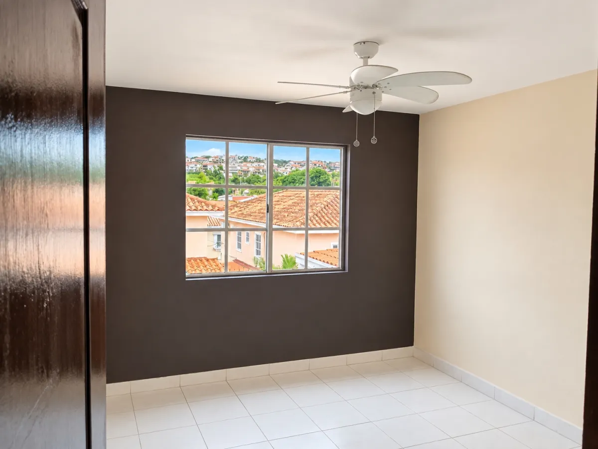 House for rent with pool in Condado del Rey