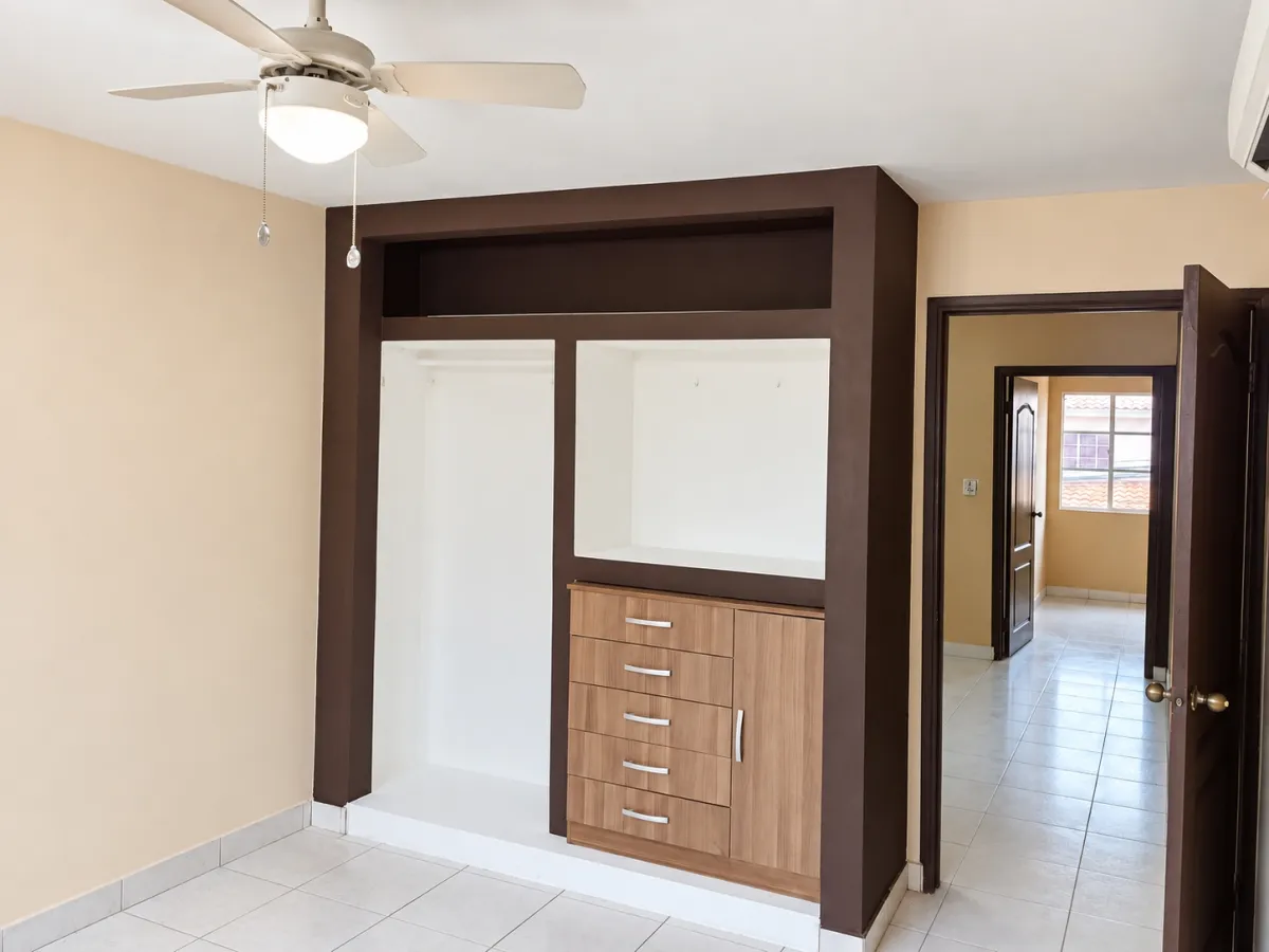 House for rent with pool in Condado del Rey