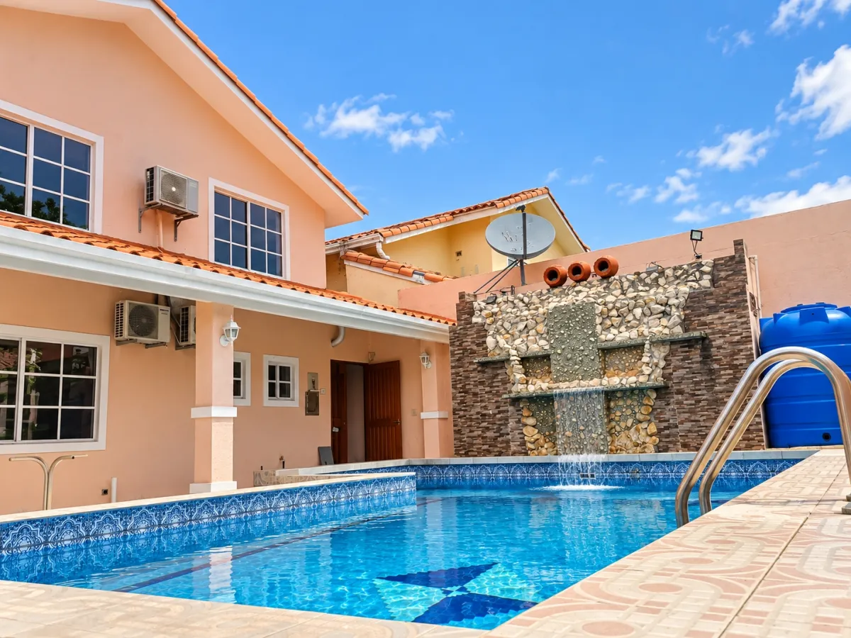 House for rent with pool in Condado del Rey