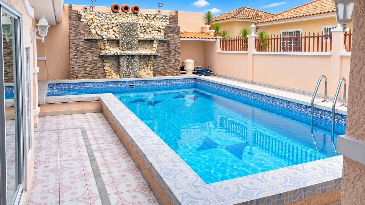 House for rent with pool in Condado del Rey