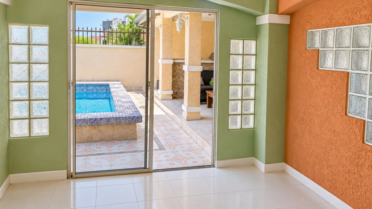 House for rent with pool in Condado del Rey