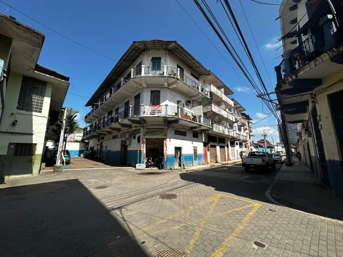 SE VENDE EDIFICIO COMERCIAL Y RESIDENCIAL EN CASCO VIEJO