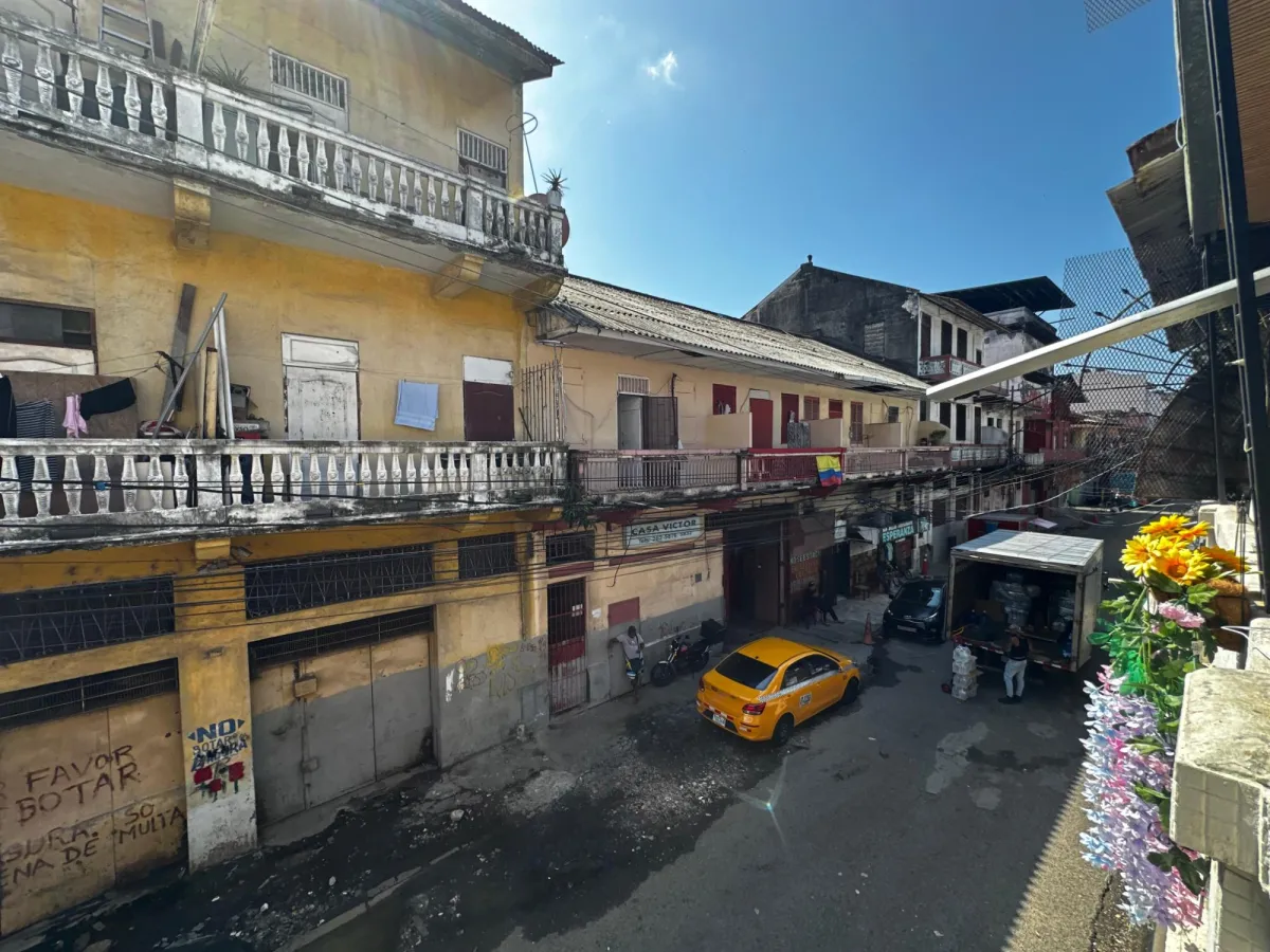 SE VENDE EDIFICIO OPERATIVO EN SANTA ANA