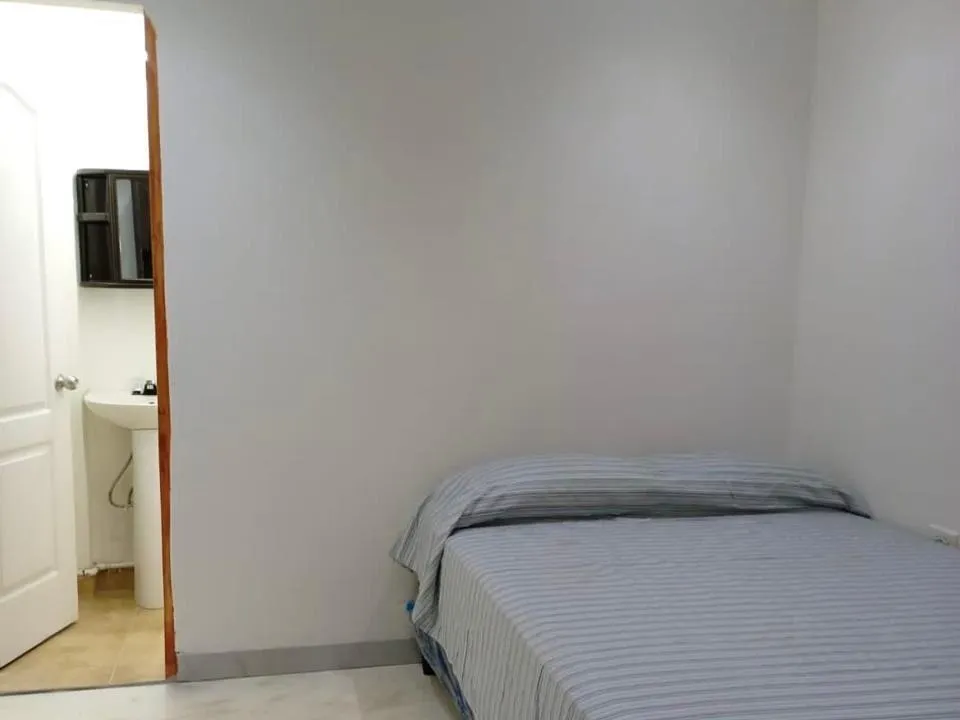 SE VENDE EDIFICIO OPERATIVO EN SANTA ANA
