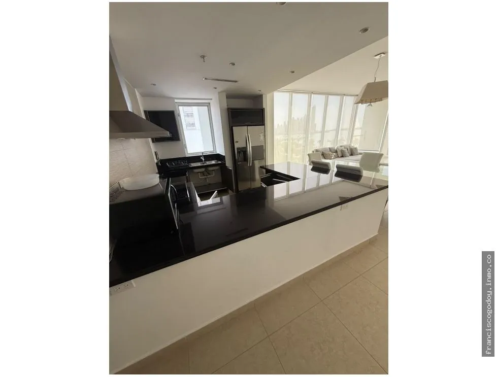 Apartamento en Venta y/o Alquiler en Avenida Balboa