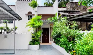 Renovated in Altos de Miraflores, Betania