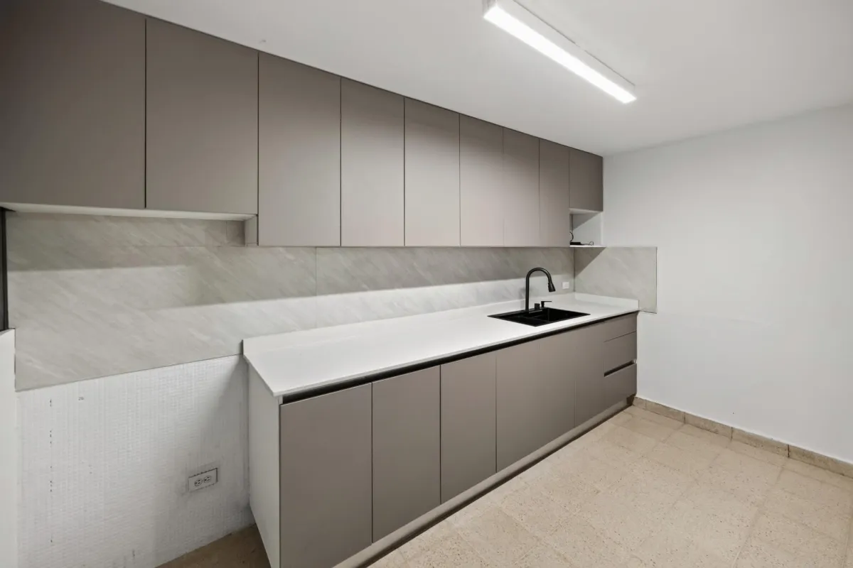 Renovated in Altos de Miraflores, Betania