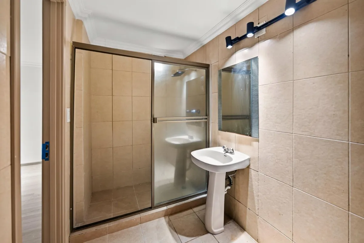 Renovated in Altos de Miraflores, Betania