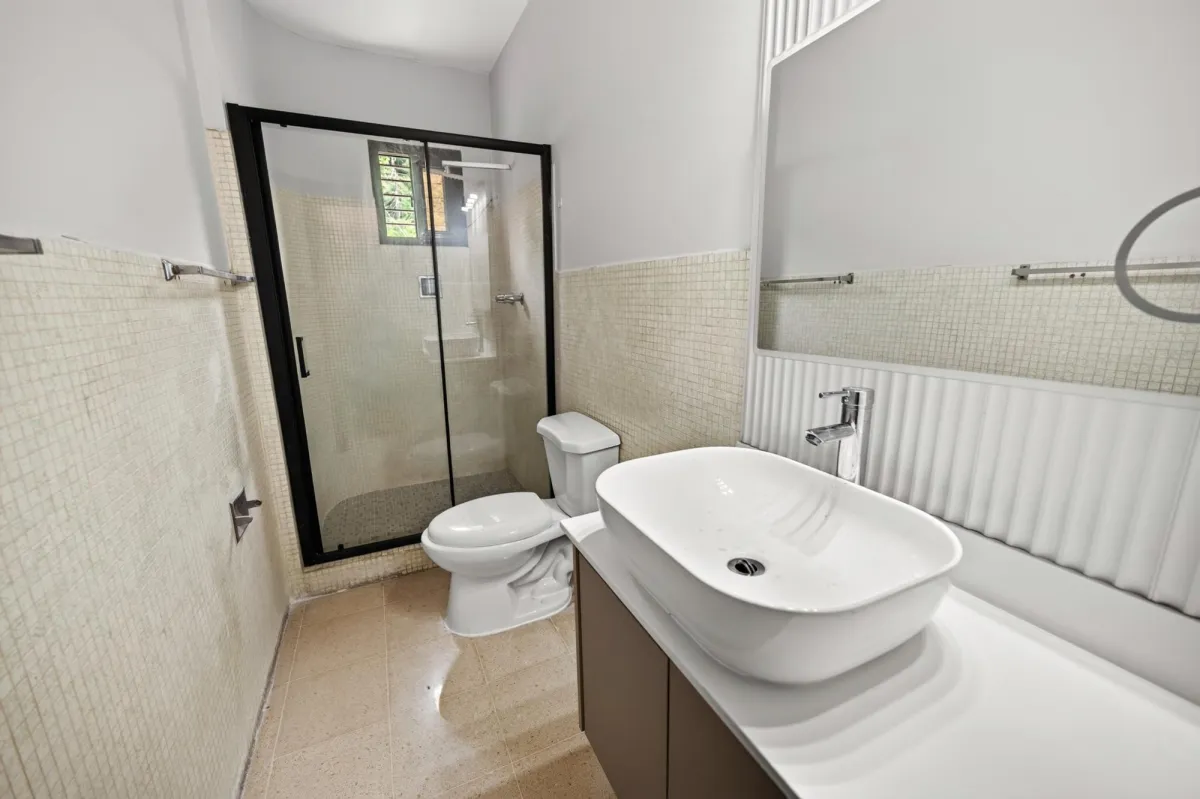 Renovated in Altos de Miraflores, Betania