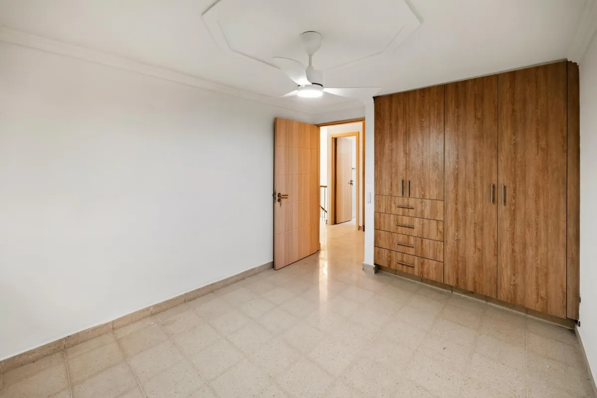 Renovated in Altos de Miraflores, Betania
