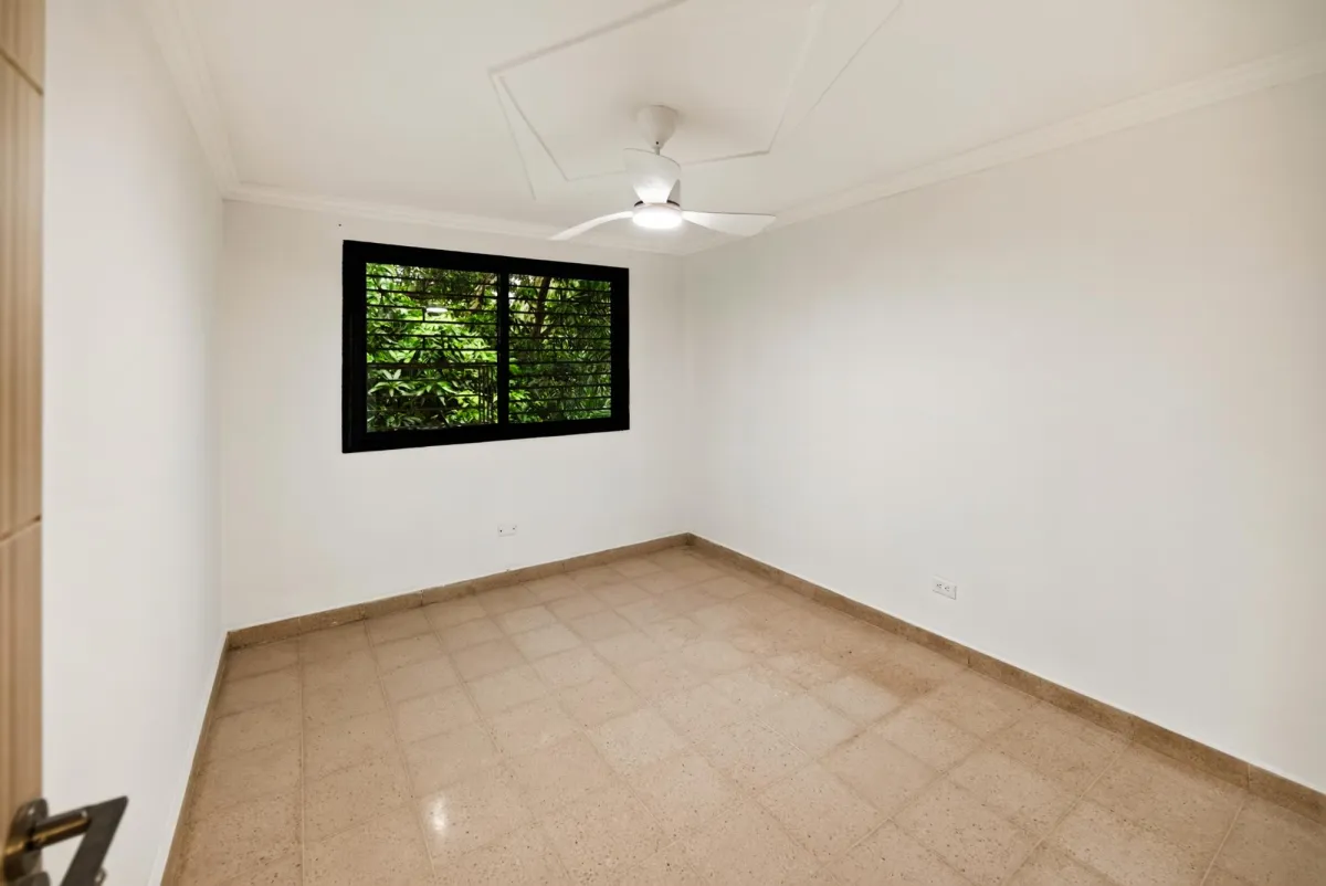 Renovated in Altos de Miraflores, Betania