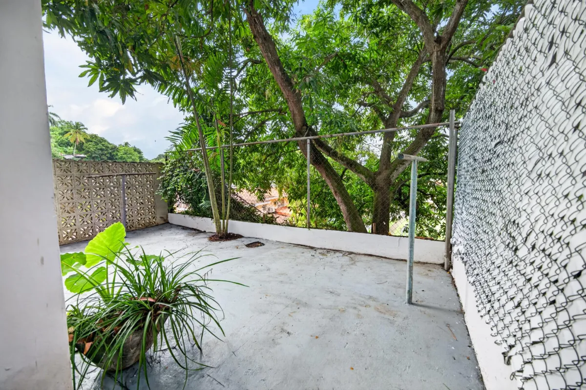 Renovated in Altos de Miraflores, Betania