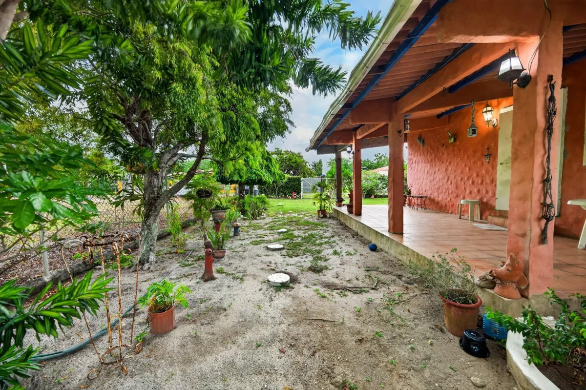 Tropical Hideaway in Gorgona
