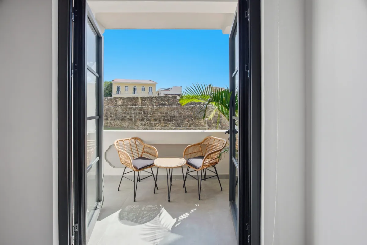 Exclusive Apartment at Mansión Baluarte, Casco Viejo: Luxury Meets History