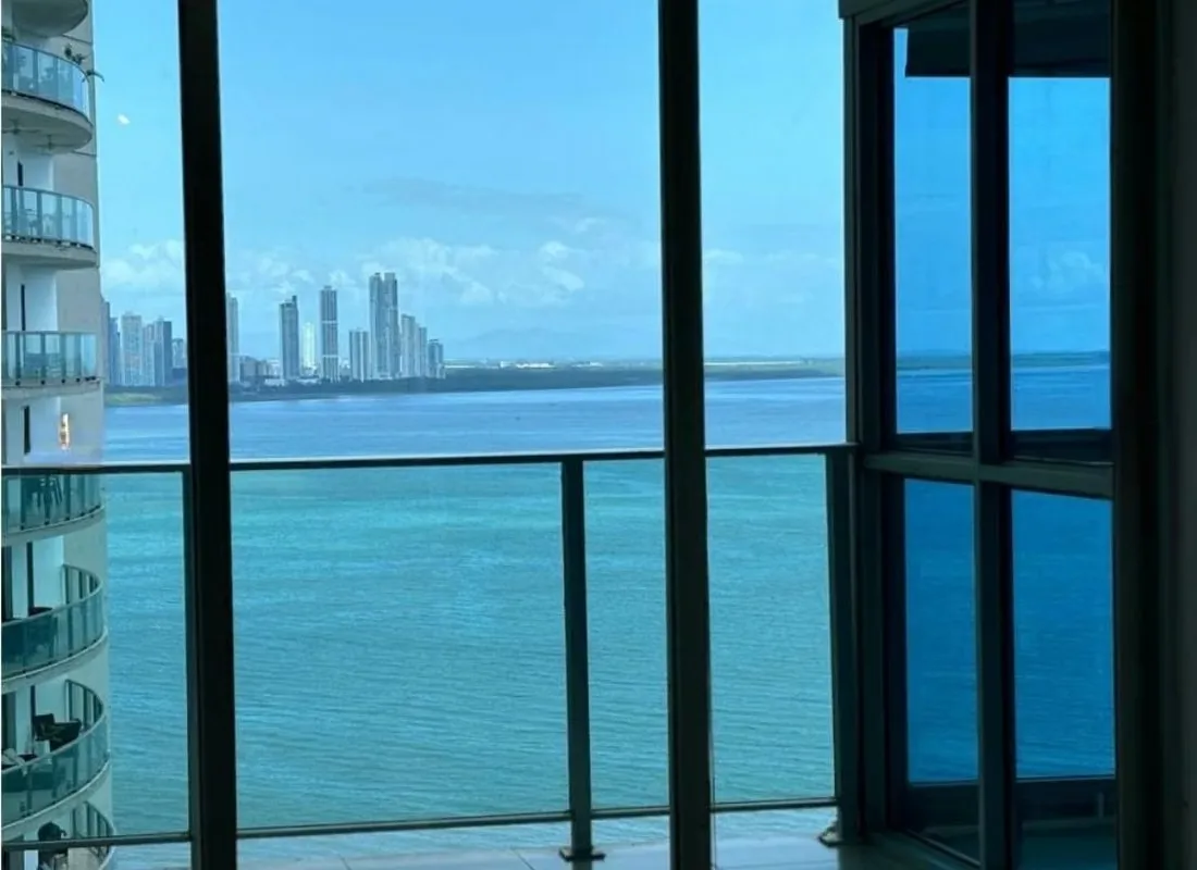 Apartment with Panoramic View