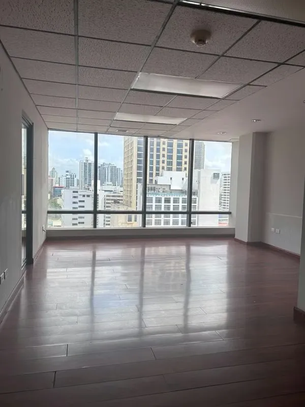 OFICINA DE 218 m² EN  - REA BANCARIA | 5 ESTACIONAMIENTOS