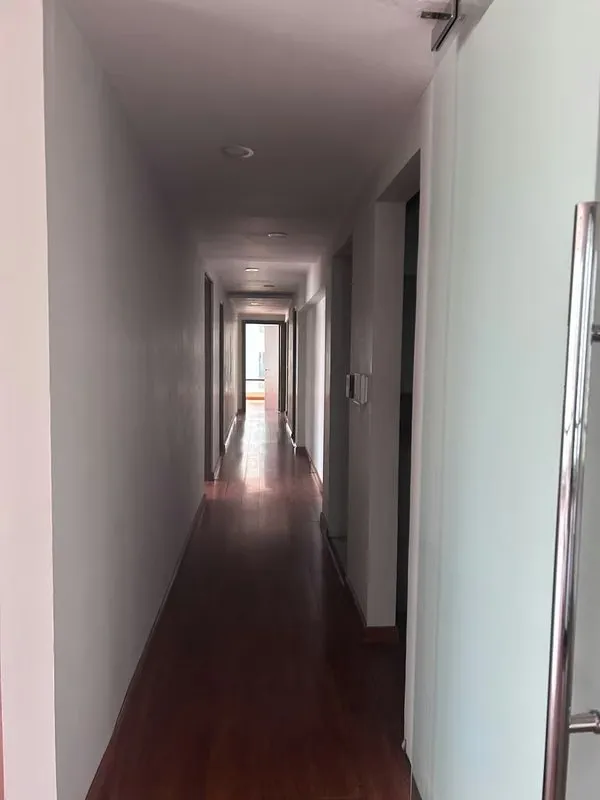 OFICINA DE 218 m² EN  - REA BANCARIA | 5 ESTACIONAMIENTOS