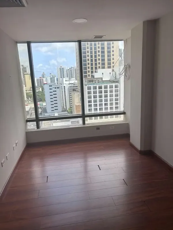 OFICINA DE 218 m² EN  - REA BANCARIA | 5 ESTACIONAMIENTOS