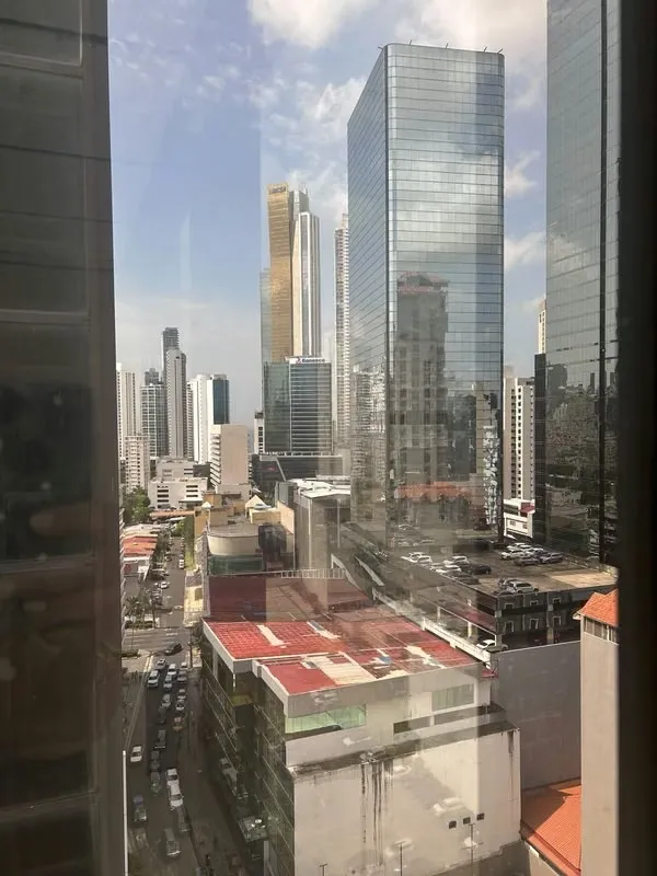 OFICINA DE 218 m² EN  - REA BANCARIA | 5 ESTACIONAMIENTOS