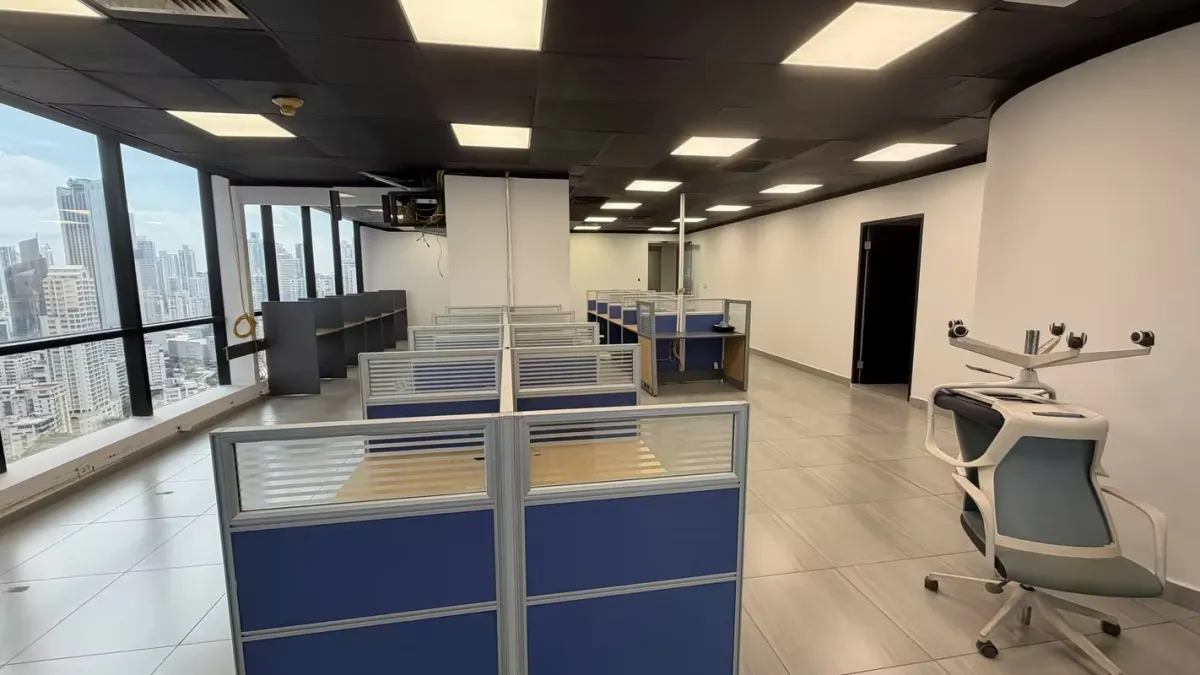 Oficina Amoblada en Torre Banco General  -  Calle 50 | Ubicación Premium