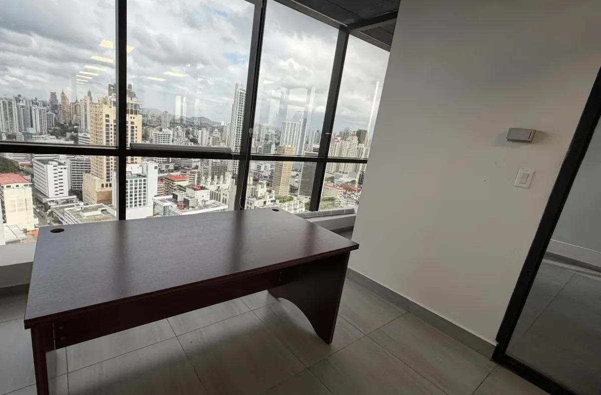Oficina Amoblada en Torre Banco General  -  Calle 50 | Ubicación Premium