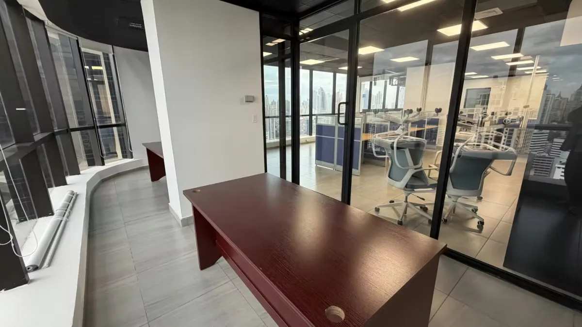 Oficina Amoblada en Torre Banco General  -  Calle 50 | Ubicación Premium