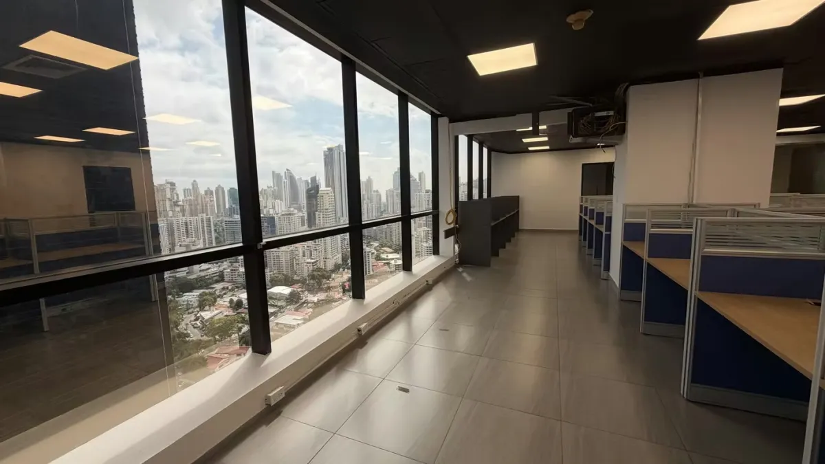 Oficina Amoblada en Torre Banco General  -  Calle 50 | Ubicación Premium